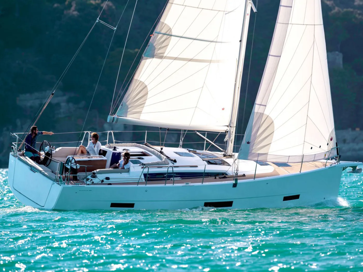 D390-19A - Sailboat in Alimos