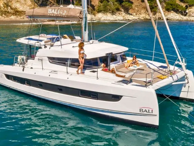 Blue Navy - Catamaran in Lefkada