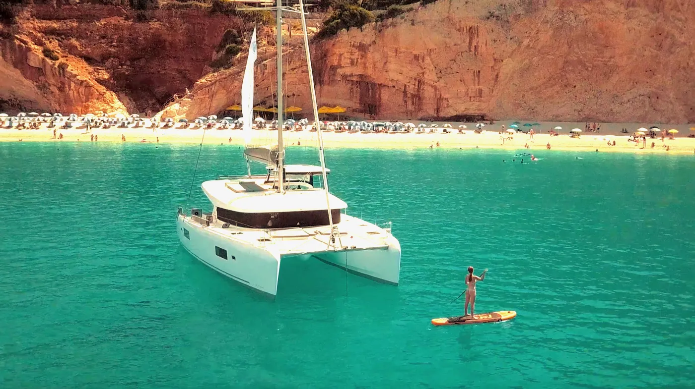 No Name: Forward Cabin #1 (Cabin Charter 2 pax) FULLY CREWED, ALL EXPENSES - Katamaran içinde Lefkada