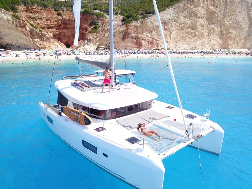 No Name: Master Cabin #2 (Cabin Charter 2 pax) FULLY CREWED, ALL EXPENSES - Catamaran in Lefkada