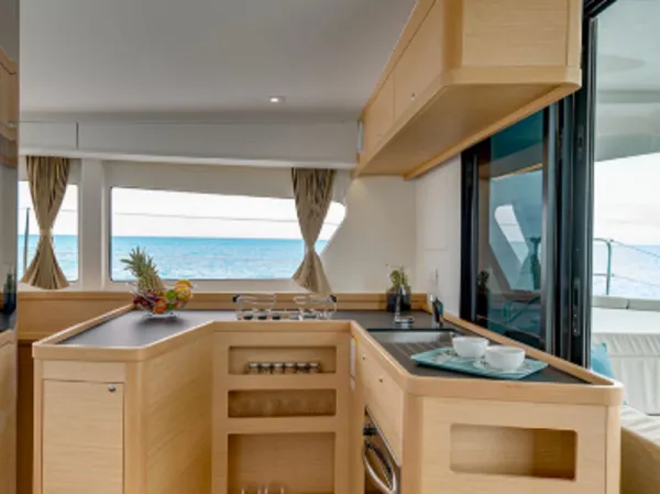 No Name: Master Cabin #2 (Cabin Charter 2 pax) FULLY CREWED, ALL EXPENSES
