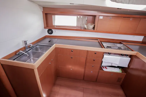 Nabucco: Forward Cabin #1 (Cabin Charter - 2 pax) Fully Crewed, ALL EXPENSES