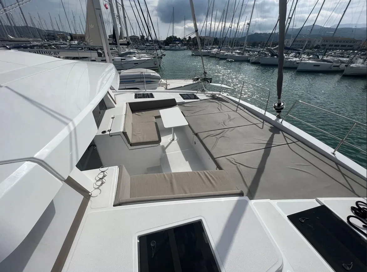 Bali 4.4 - Catamaran in Lefkada