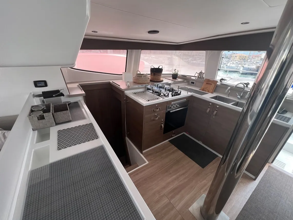 Bali 4.4 - Catamaran in Lefkada