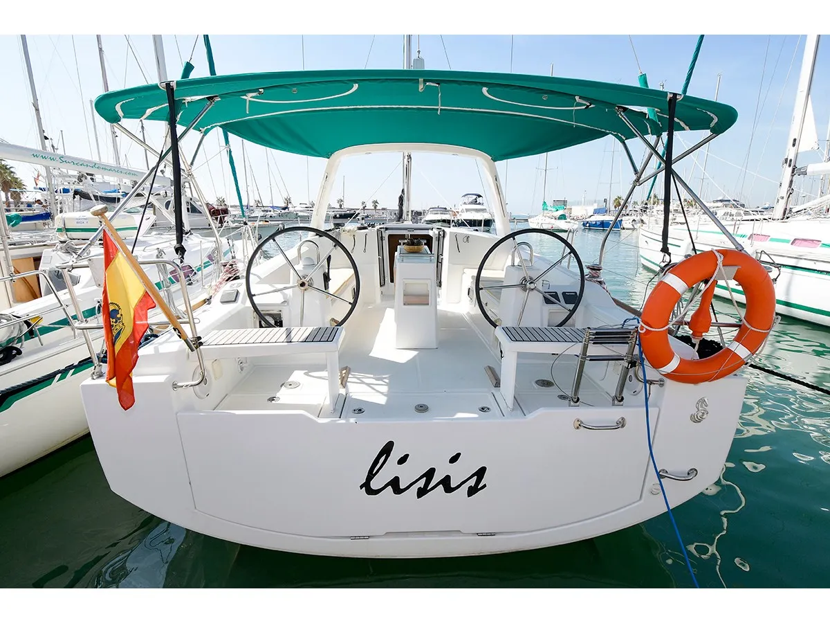 Lisis - Sailboat in Sitges