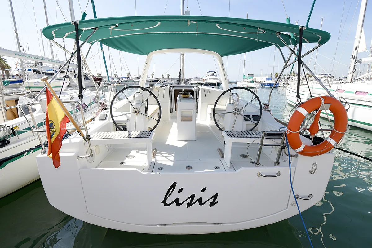 Lisis - Sailboat in Sitges