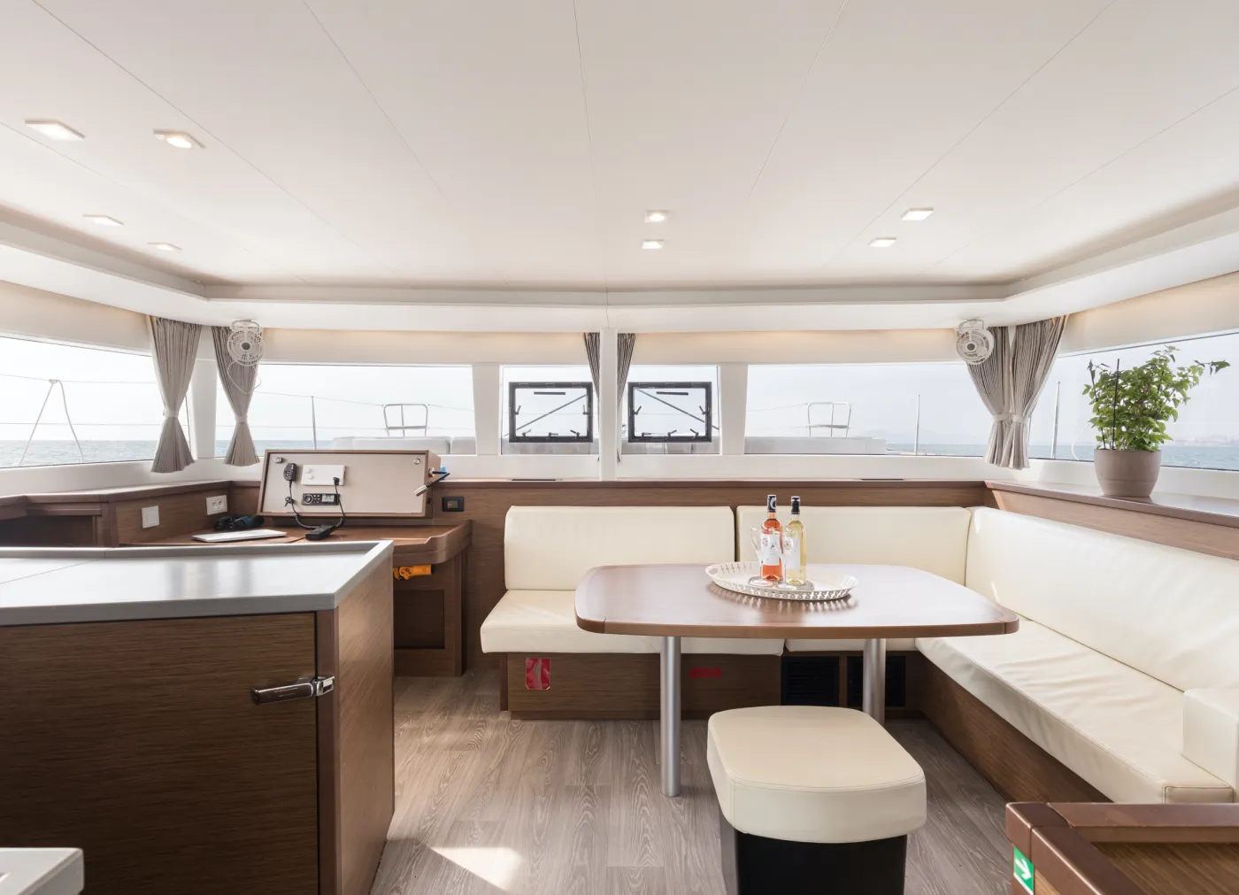 Myrto - Catamaran in Alimos