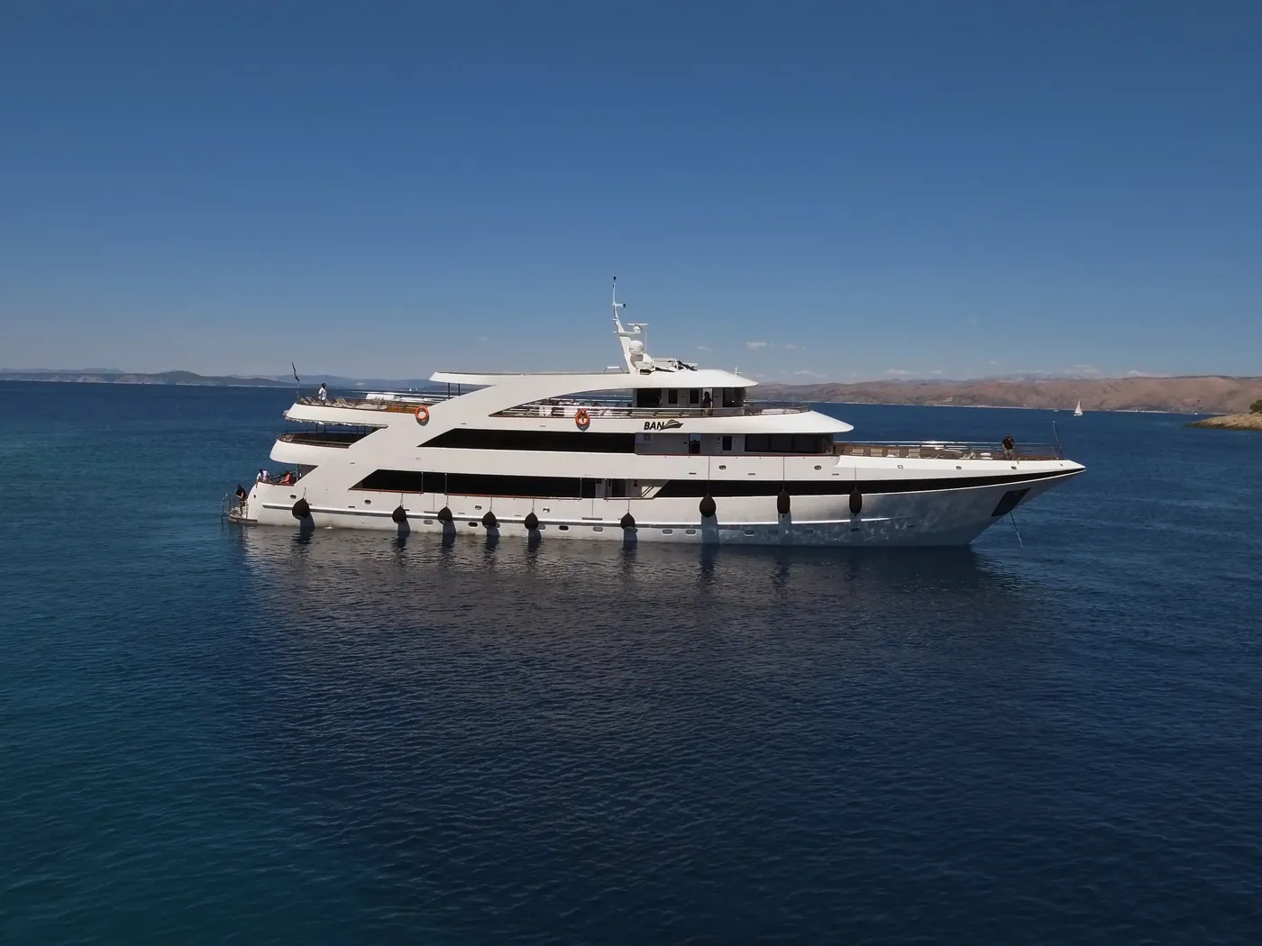 Ban - Motor Yat içinde Split