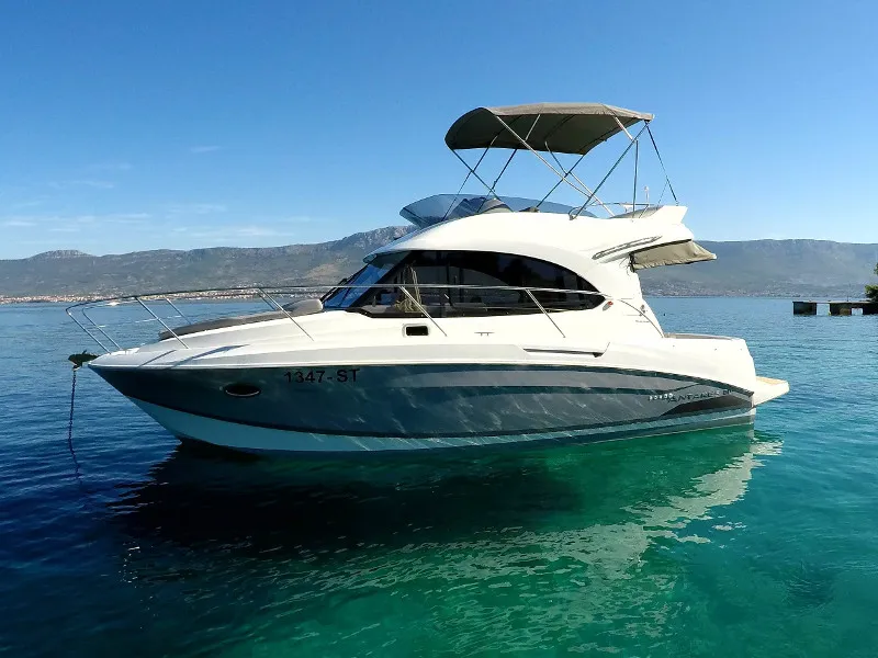 Lumar SeaMotion - Motor Yacht in Split