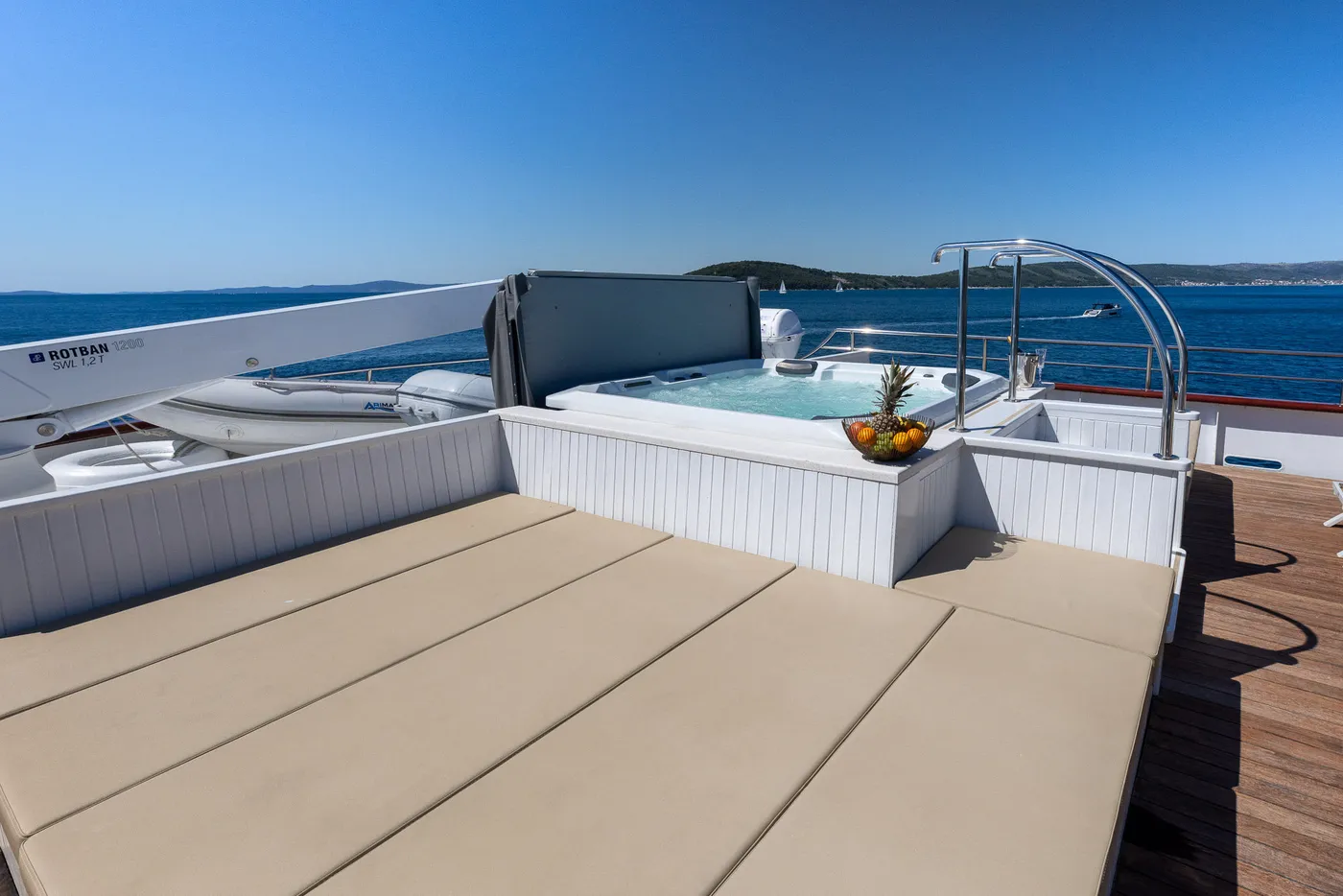 MS Avantura - Motor Yacht in Split