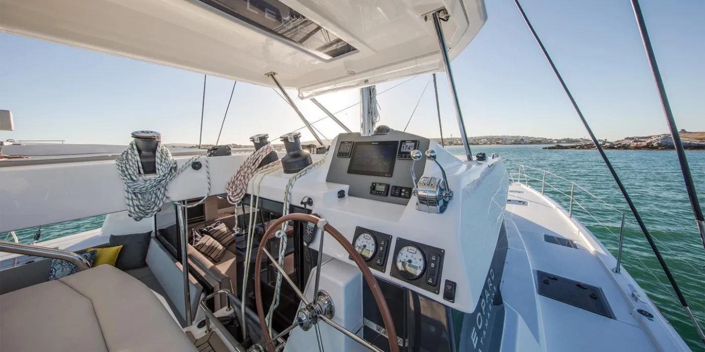Moorings 5000 Exclusive Plus - Catamaran in Marina