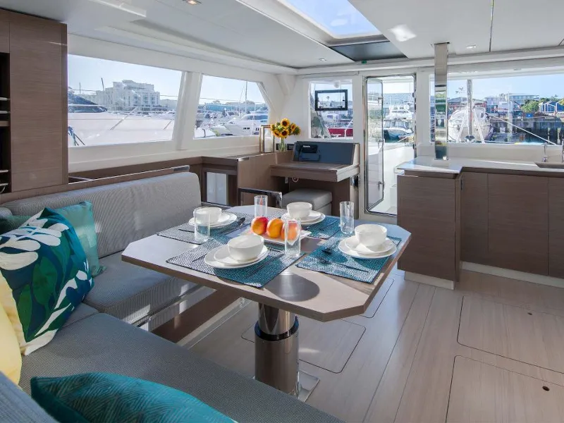 Moorings 4200/3 Club - Catamaran in Marsh Harbour