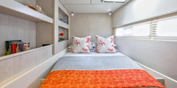 Moorings 5800 Crewed