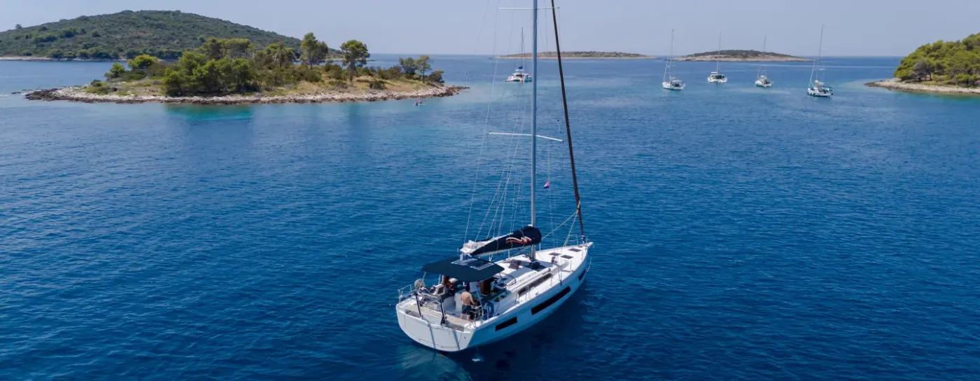 Moorings 44.3 Exclusive Plus - Sailboat in Wickhams Cay 2