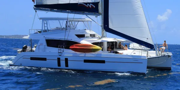 Moorings 5800 Crewed