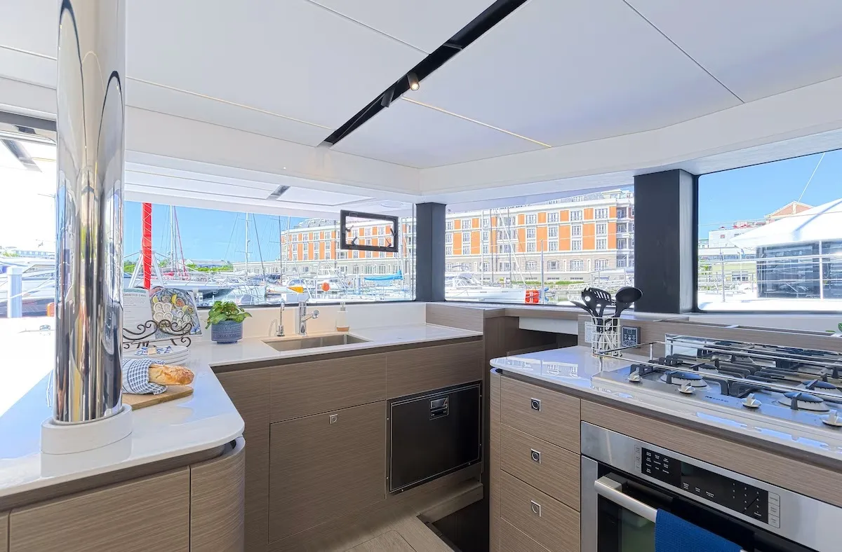 Moorings 4600 - 4 Exclusive Plus - Catamaran in Wickhams Cay 2