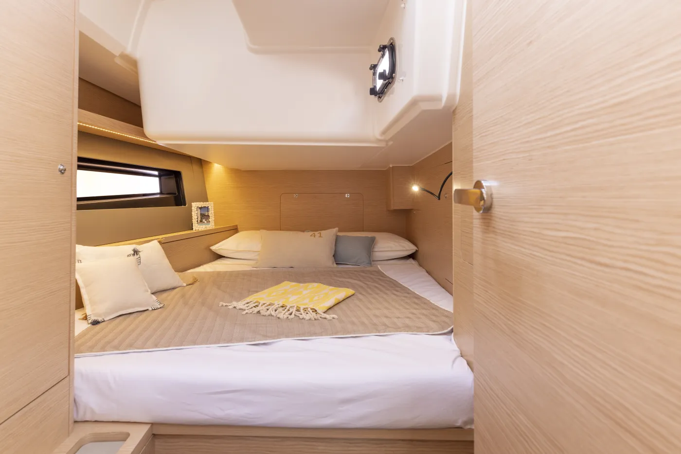 Sunsail 41.3 Premium Plus - Sailboat in Lefkada