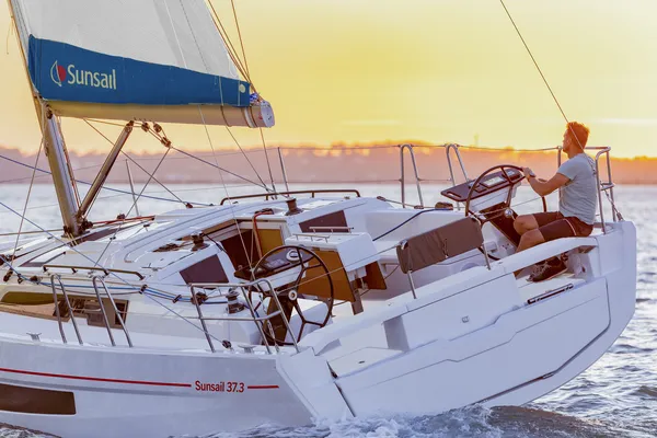 Sunsail 37.3 Premium
