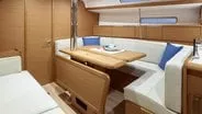 Sunsail 38 Classic - Sailboat in Lefkada