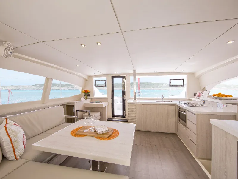 Sunsail 404 Classic - Catamaran in Uturoa