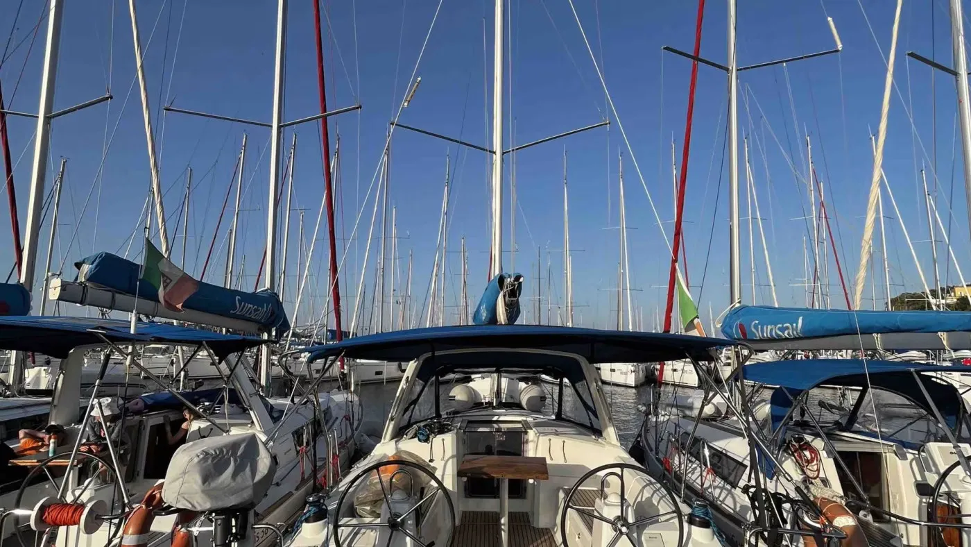 Oceanis 35 Classic - Sailboat in Tonnarella