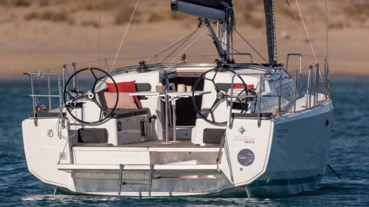 Sunsail 38.0 Classic - Sailboat in Lefkada
