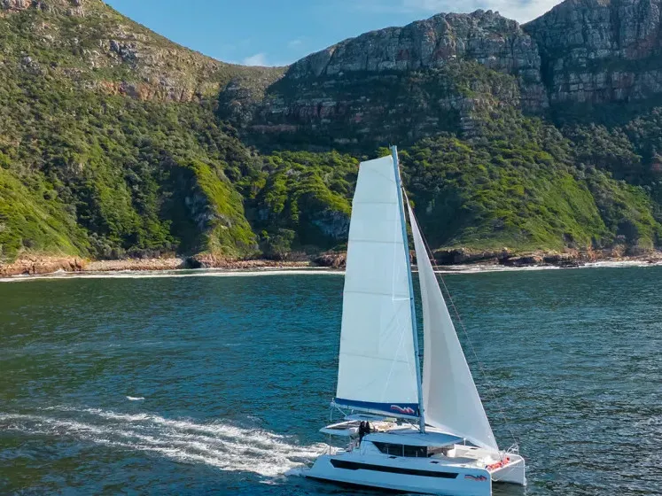 Sunsail 465 Premium Plus - Katamaran içinde Komolac