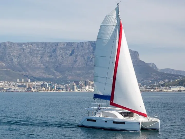 Sunsail 404 Classic - Katamaran içinde Tonnarella