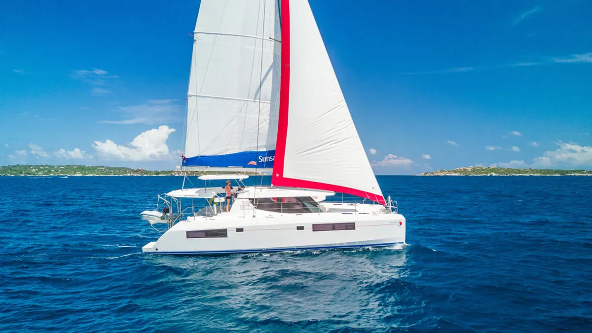 Sunsail 454 Classic - Catamaran in Providence