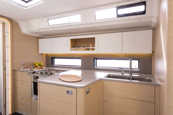 Sunsail 41.3 Premium Plus