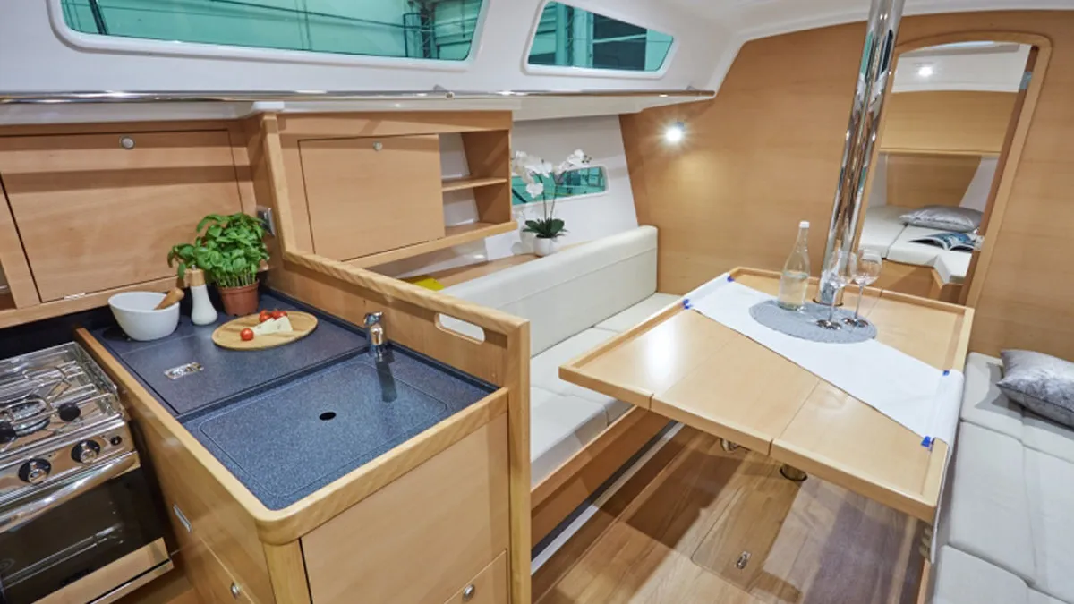 Sunsail Sun Odyssey 319 Classic - Sailboat in Cannigione