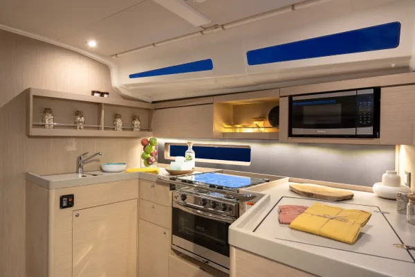 Sunsail 42 Premium