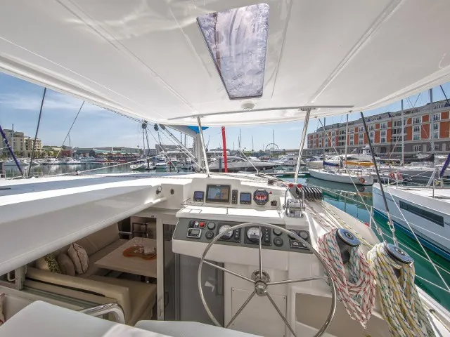 Sunsail 404 Classic - Catamaran in Komolac
