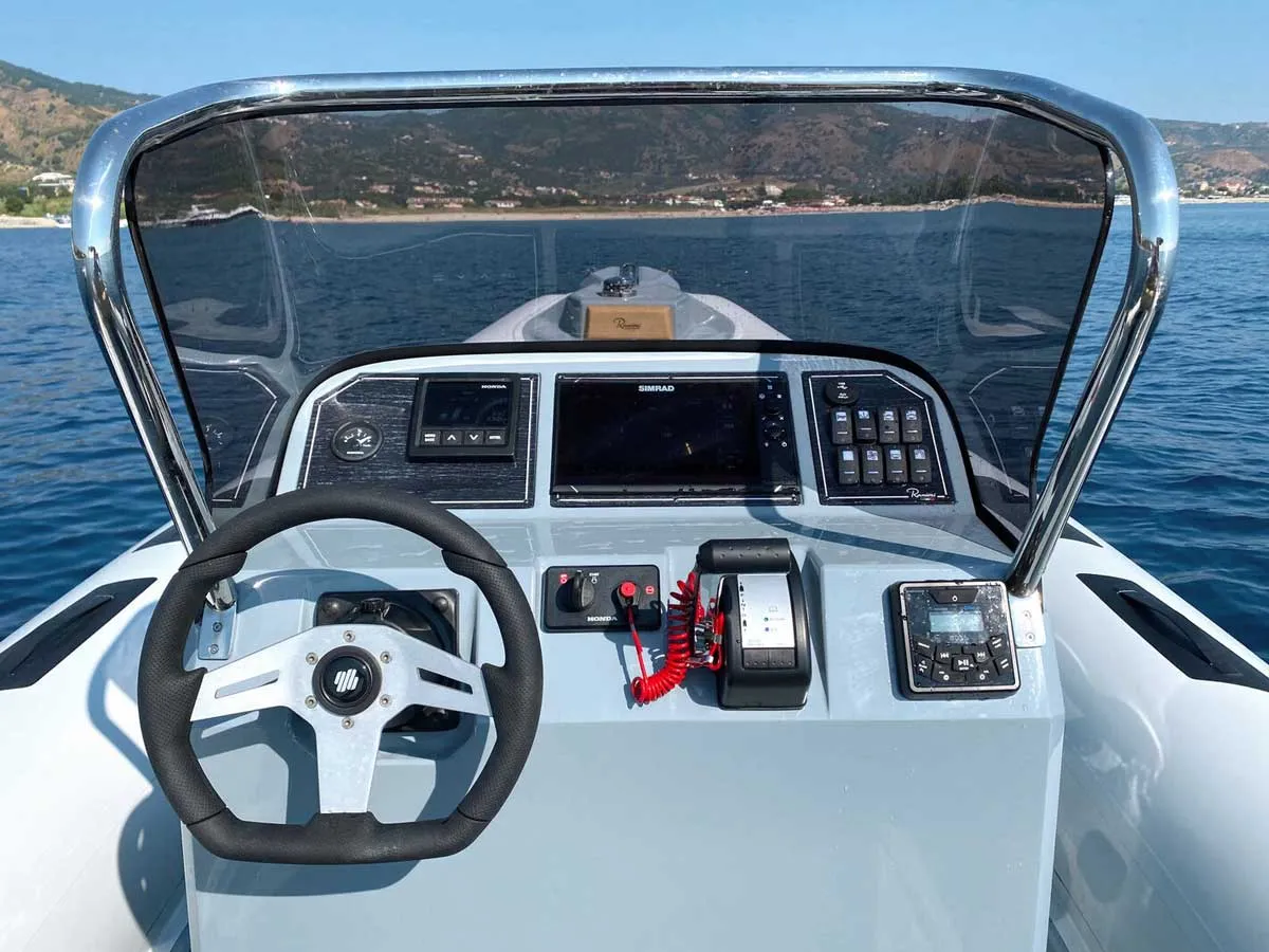 Ranieri Cayman - Motor Yacht in Sliema