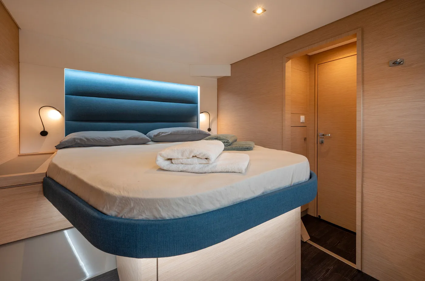 Smeralda - A/C, Generator, Water maker - Catamaran in Castellammare di Stabia