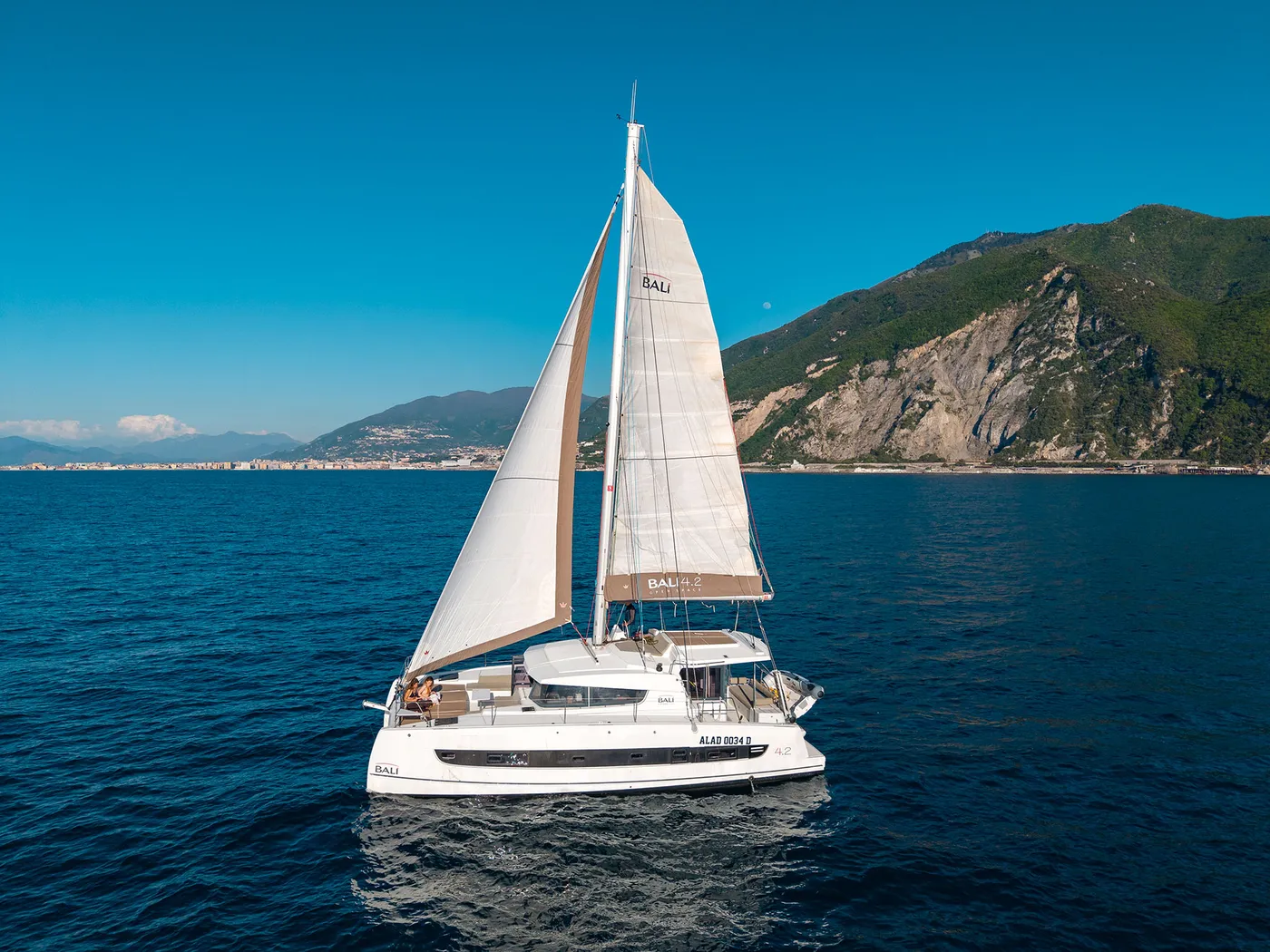 Ferdi - A/C, Generator, Water maker - Catamaran in Castellammare di Stabia