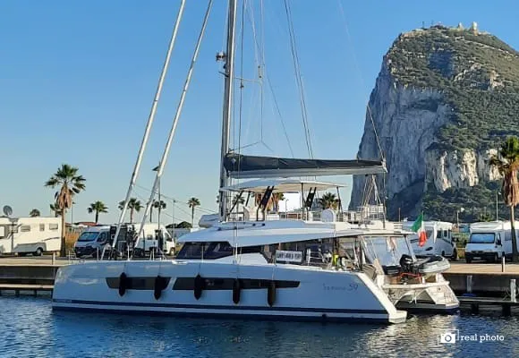 Maurice - Luxury Catamaran, A/C, Generator, Water maker