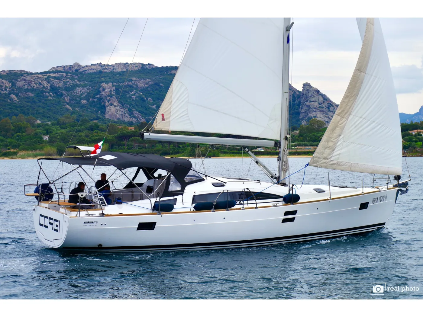 Corgi - Sailboat in Cannigione