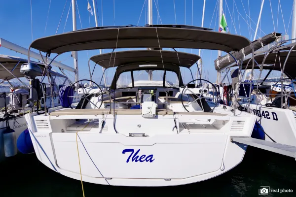 Thea - A/C, Generator, Water maker, Solar Panel