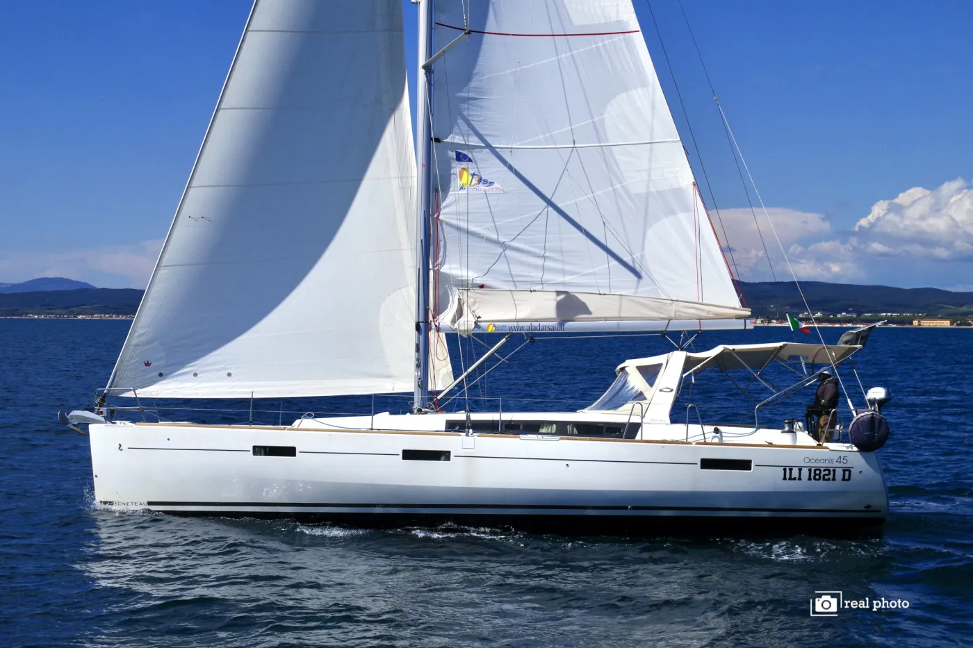 Gaia - Solar Panel - Sailboat in Cannigione
