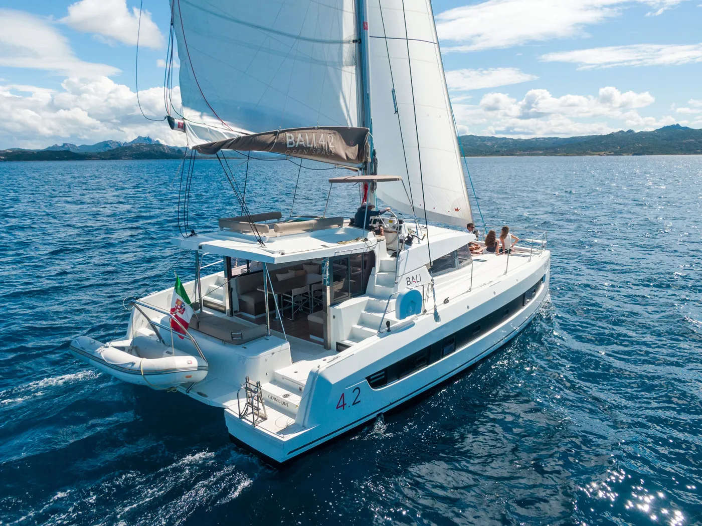 ORSA 5 - A/C, Generator, Water maker - Catamaran in Cannigione