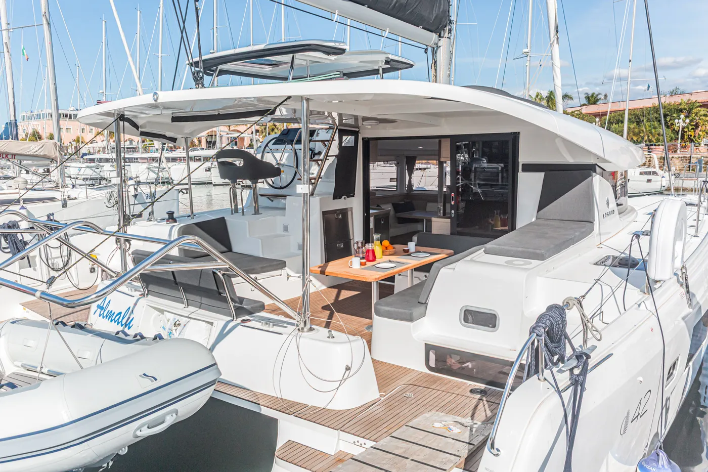 Almalù - A/C, Generator, Water maker - Catamaran in Tonnarella