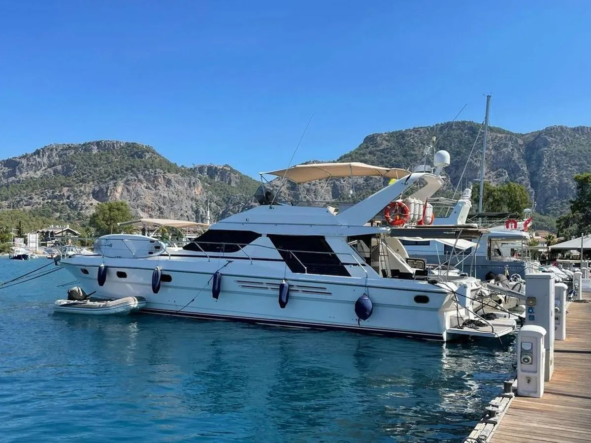 Ayse Sultan - Motor Yat içinde Göcek