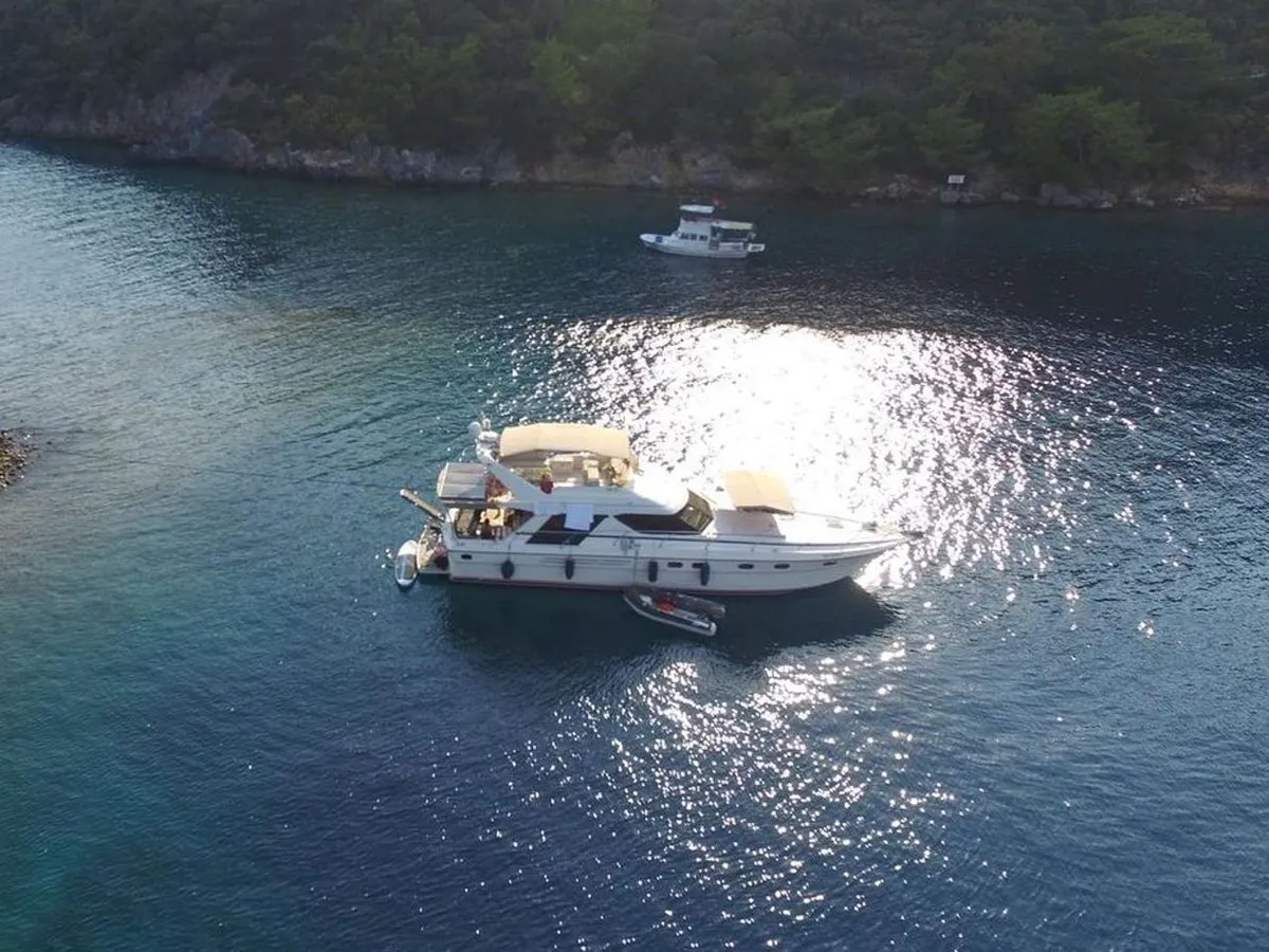 Ayse Sultan - Motor Yat içinde Göcek