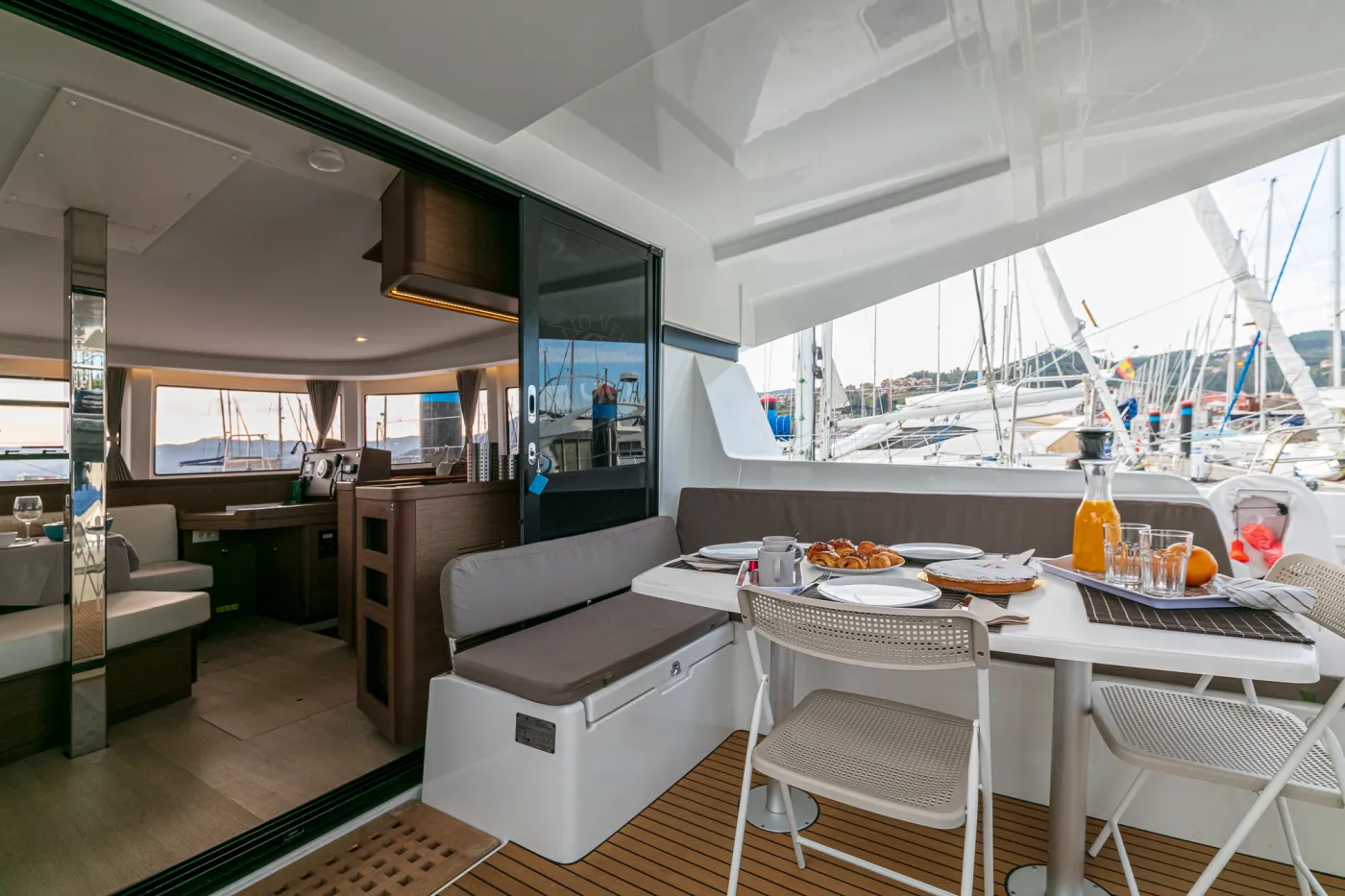 Verne - Catamaran in Baiona