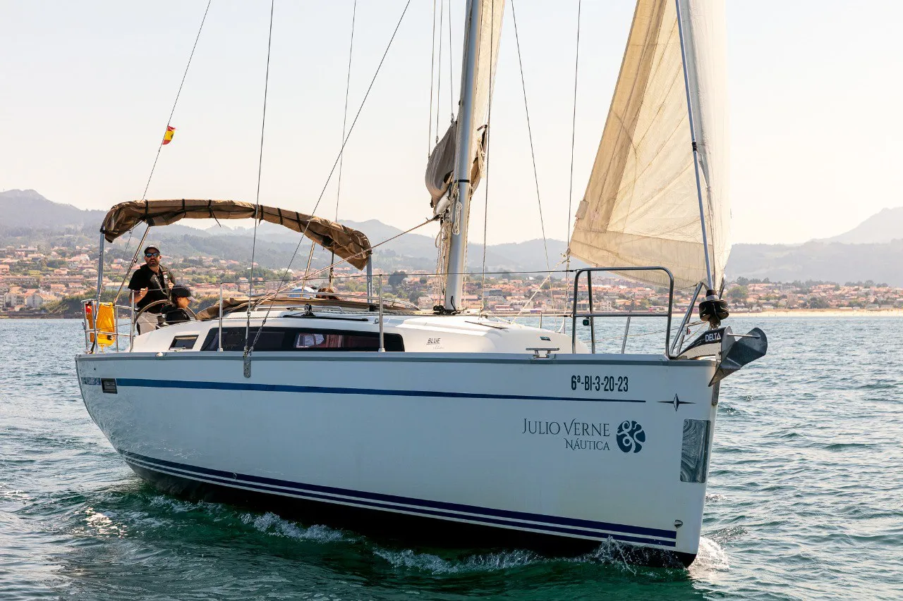 FIX - Sailboat in Baiona