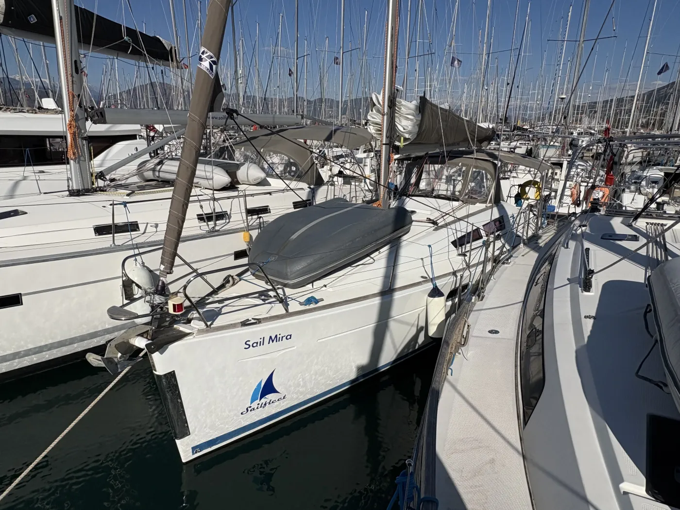 Sail Mira - Yelkenli içinde Karagözler