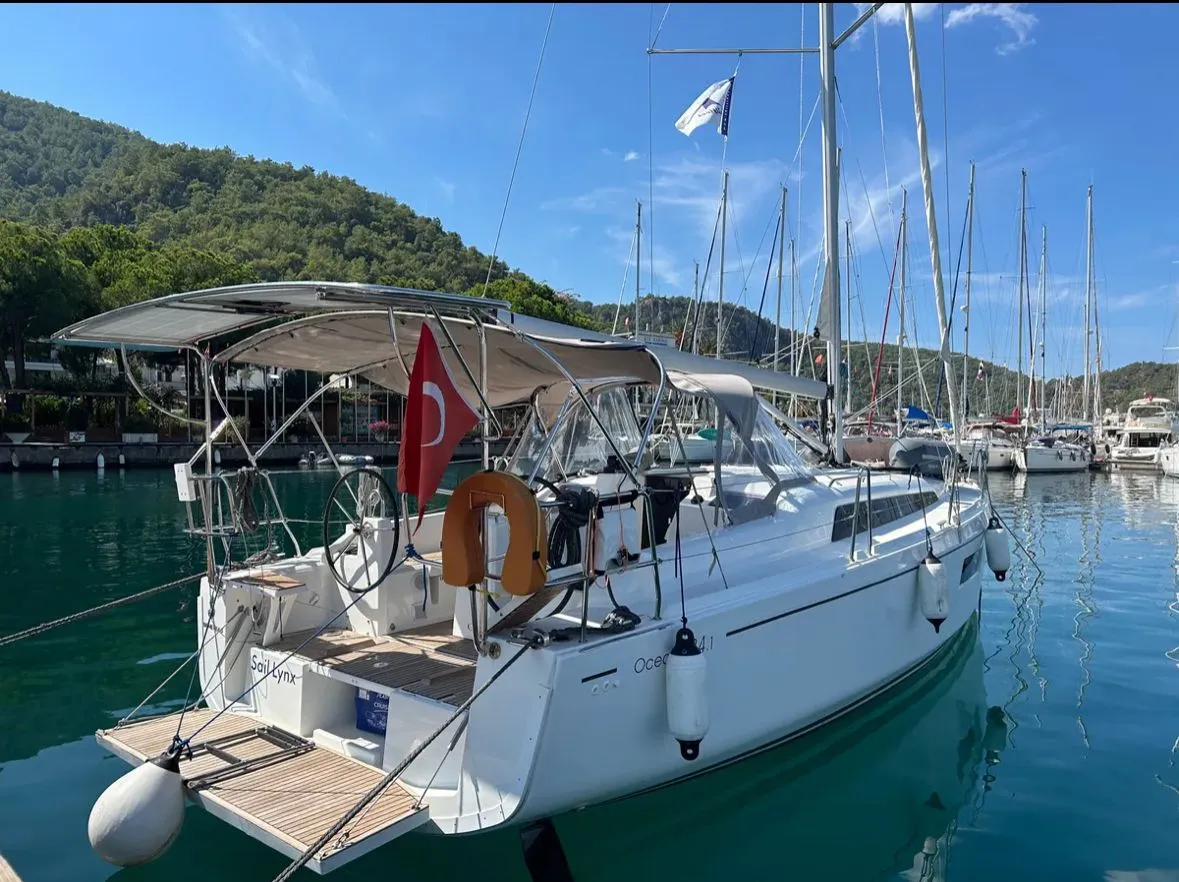 Sail Lynx - Yelkenli içinde Karagözler