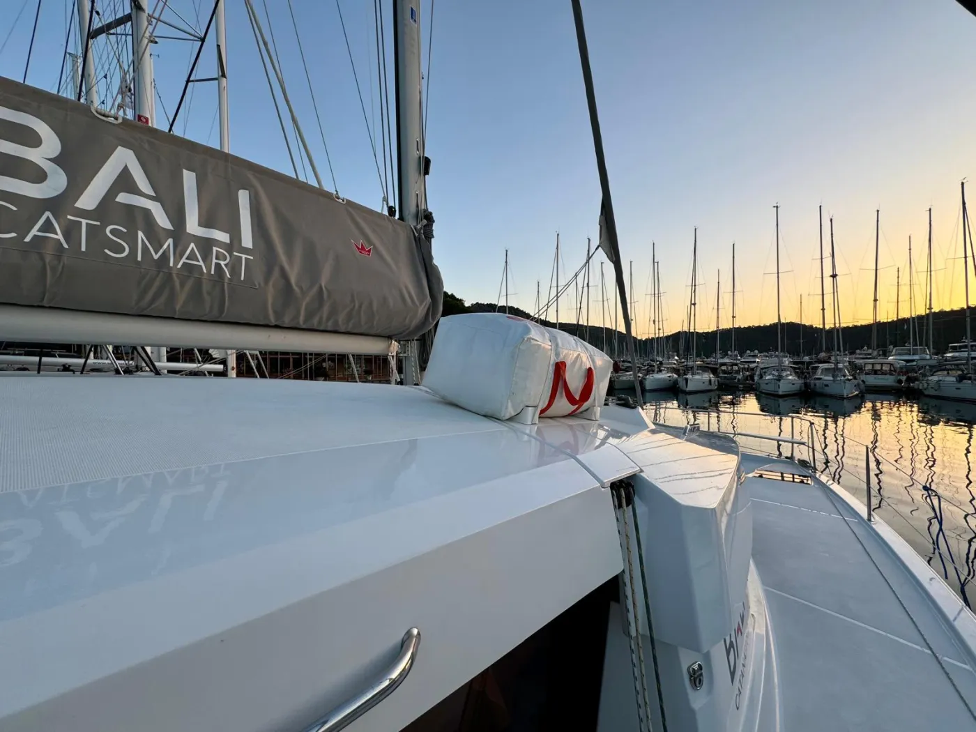 Sail Dorado - Katamaran içinde Karagözler