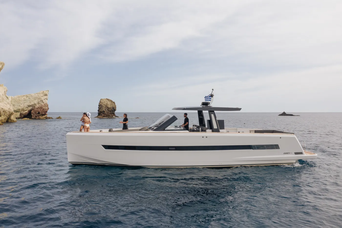 Omega 2 - Motor Yat içinde Mikonos